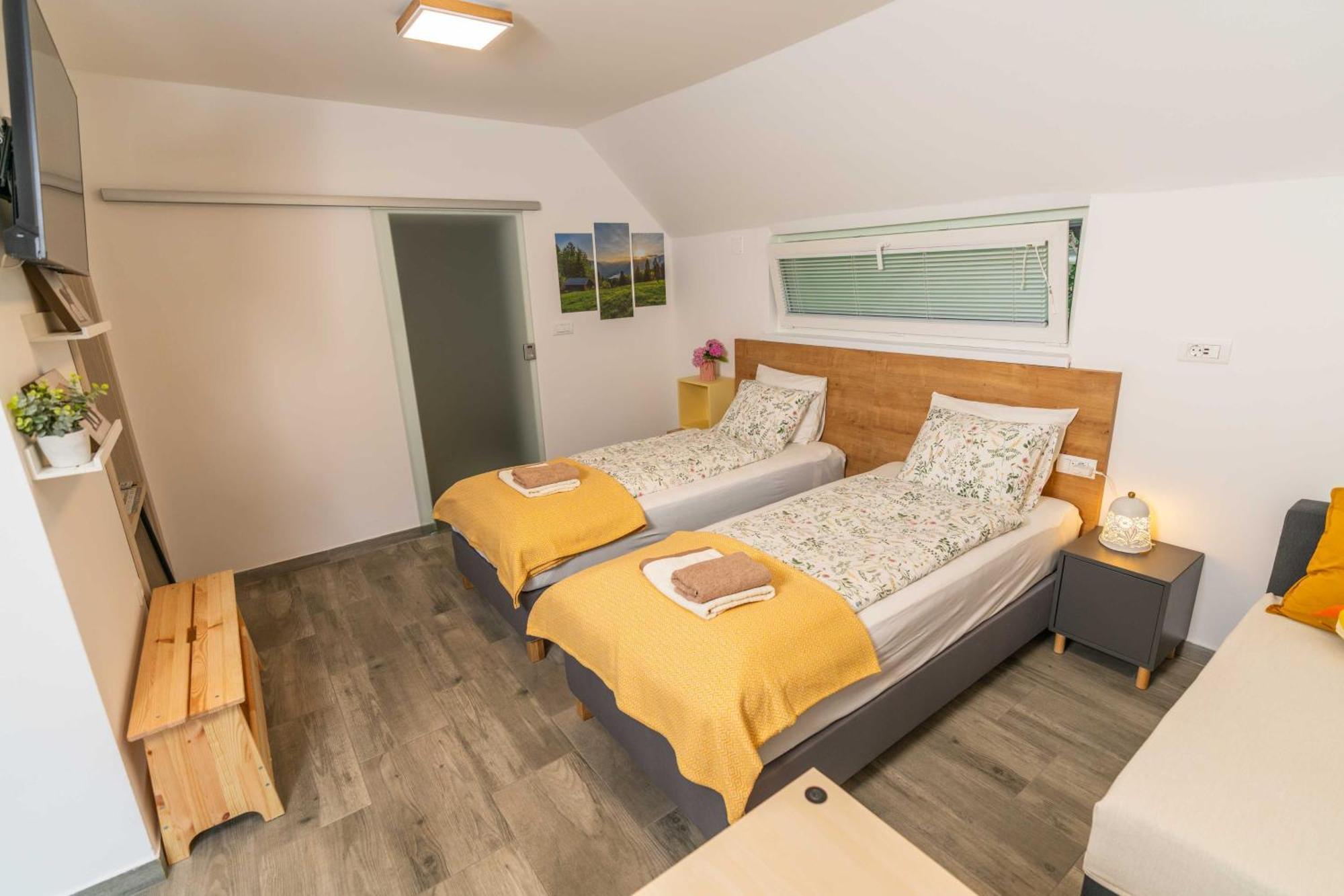Maria With Free Parking Apartment